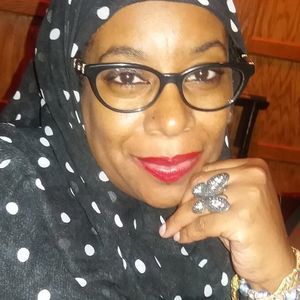 Meet your Posher, Hanifah